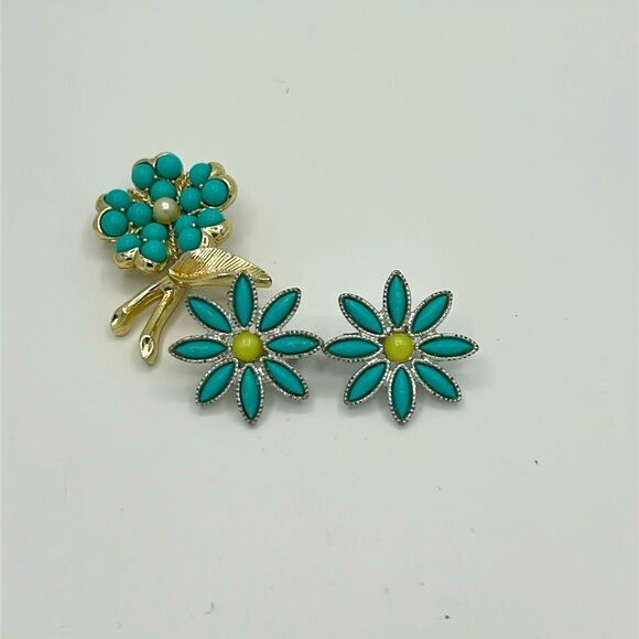 Signed Vintage Sarah Coventry Brooch and Earring set - Picture 1 of 6